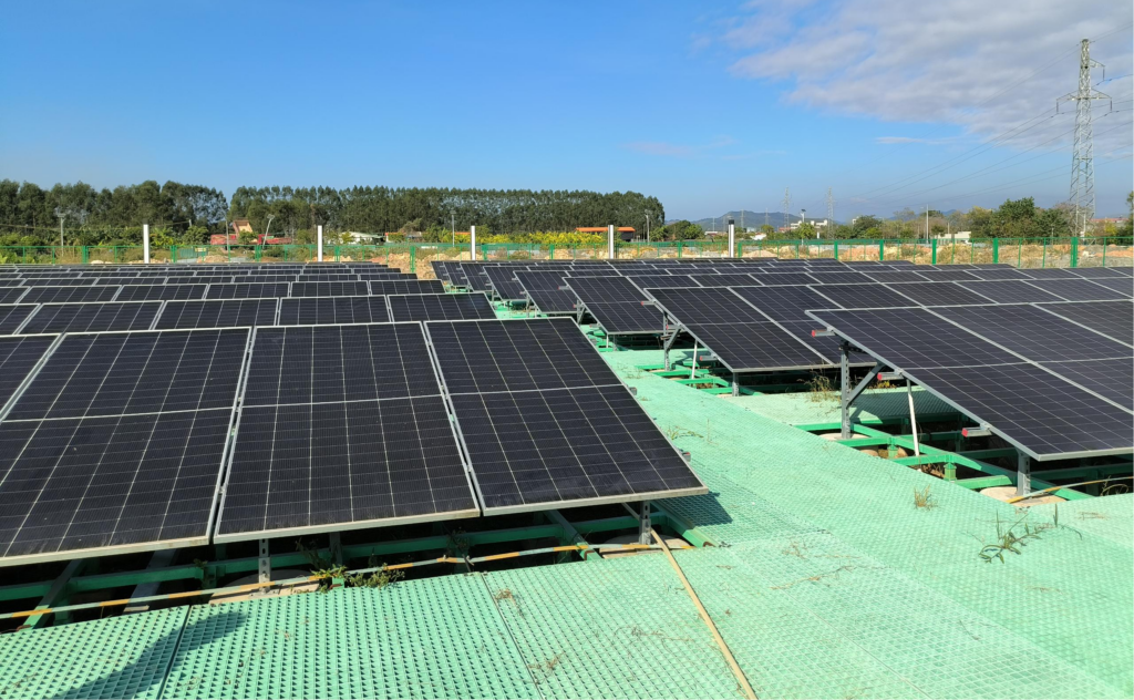 Commercial solar PV array