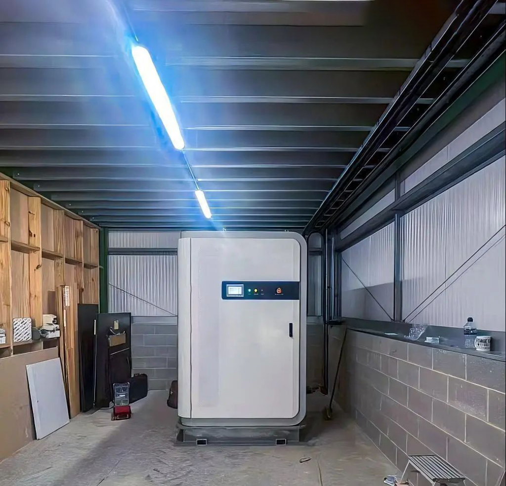 Compact energy storage cabinet